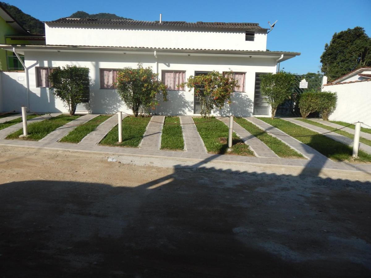 De Ville Chalés Villa Ubatuba Buitenkant foto