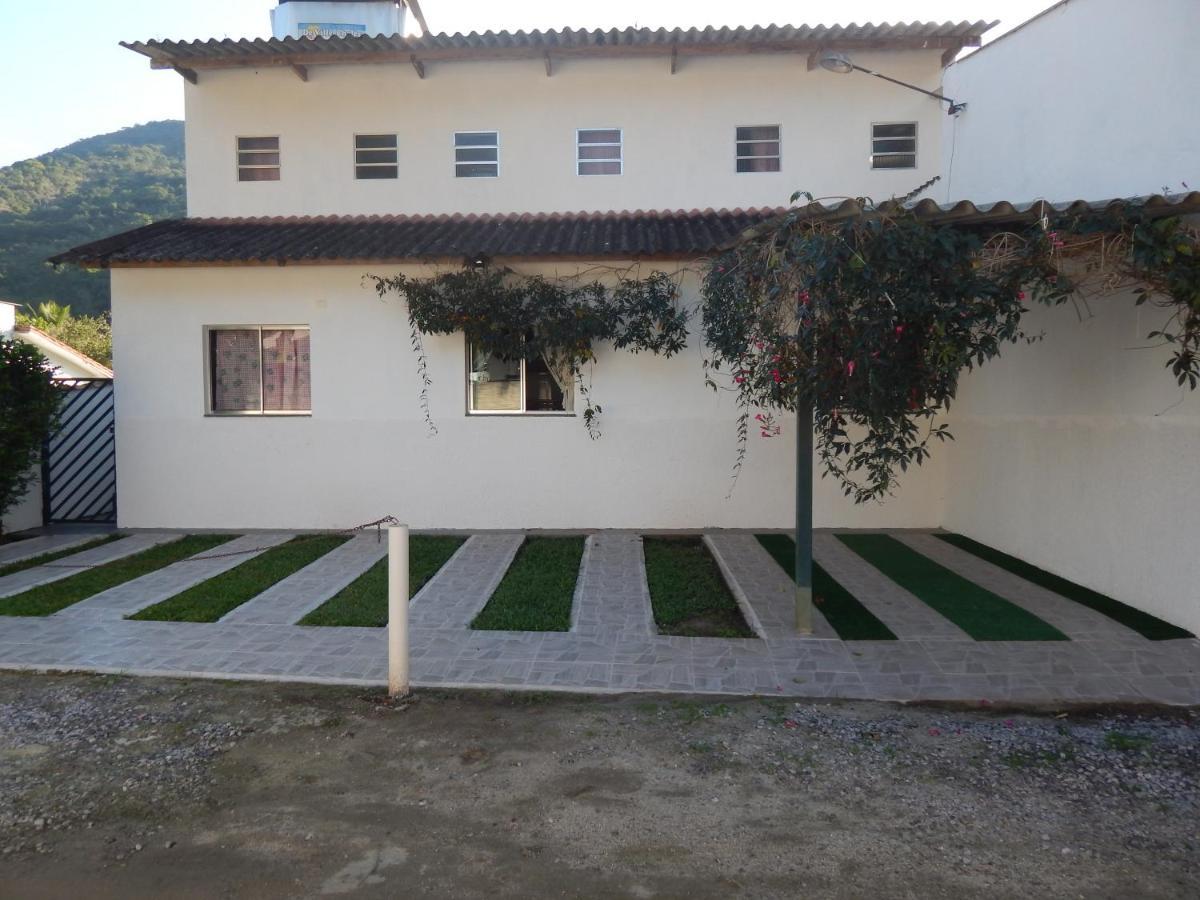 De Ville Chalés Villa Ubatuba Buitenkant foto